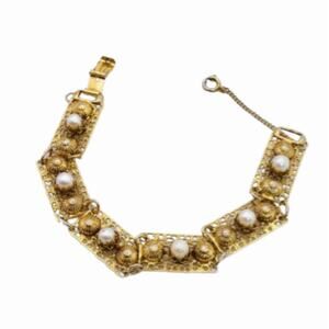 Pretty Seashell and Pearl Gold Filligree Chain Link Bracelet